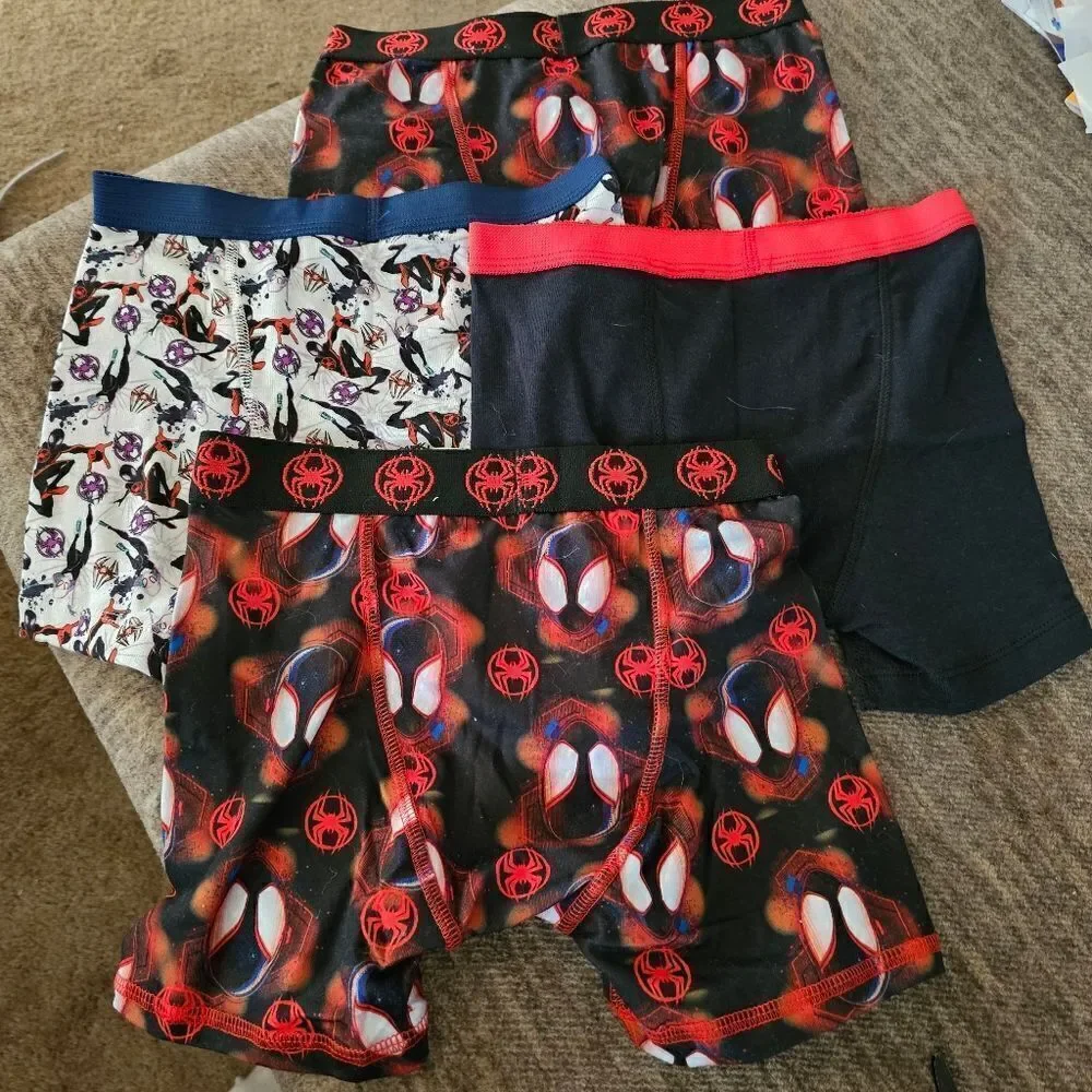 Cute little boys brand new 4 pairs Spiderman underwear size 8 boxer briefs